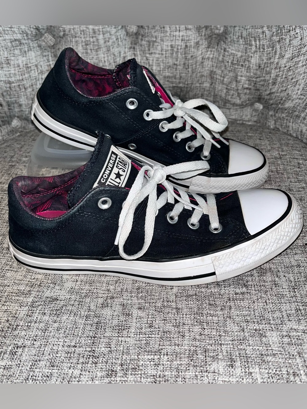 Converse Womenโs Chuck Taylor All Star Madison Low Top Black Pink Size 9
